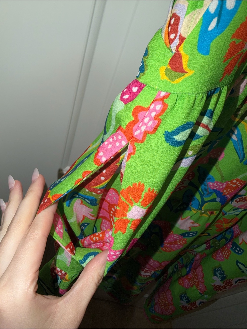 CROSBY by Mollie Burch Lime Green Floral V-Neck Midi Dress - Picture 5 of 5